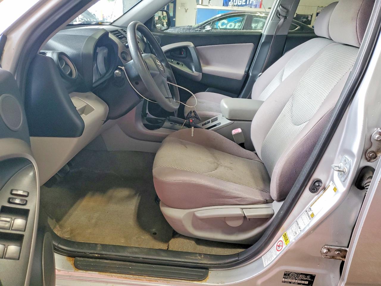 2007 Toyota Rav4 Base Серебряный vin: JTMBD33V575113803