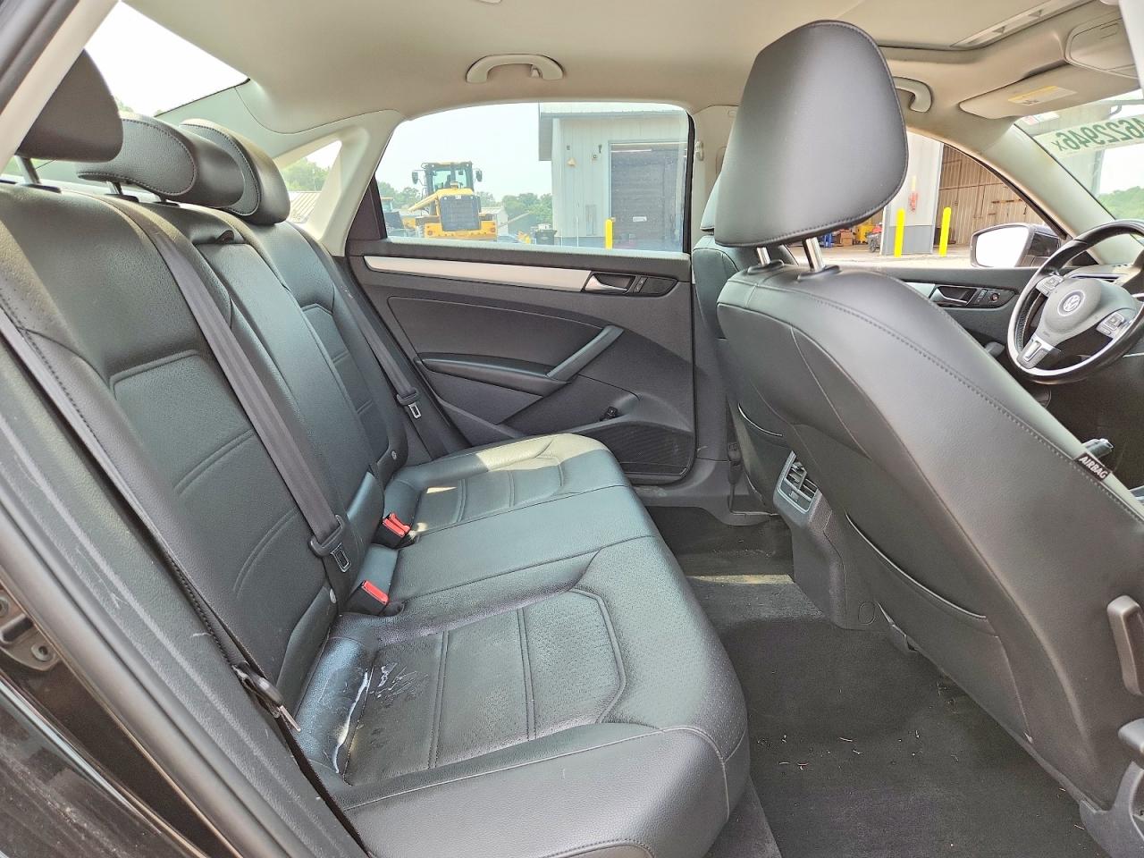 2013 Volkswagen Passat Se Black vin: 1VWBP7A31DC080464