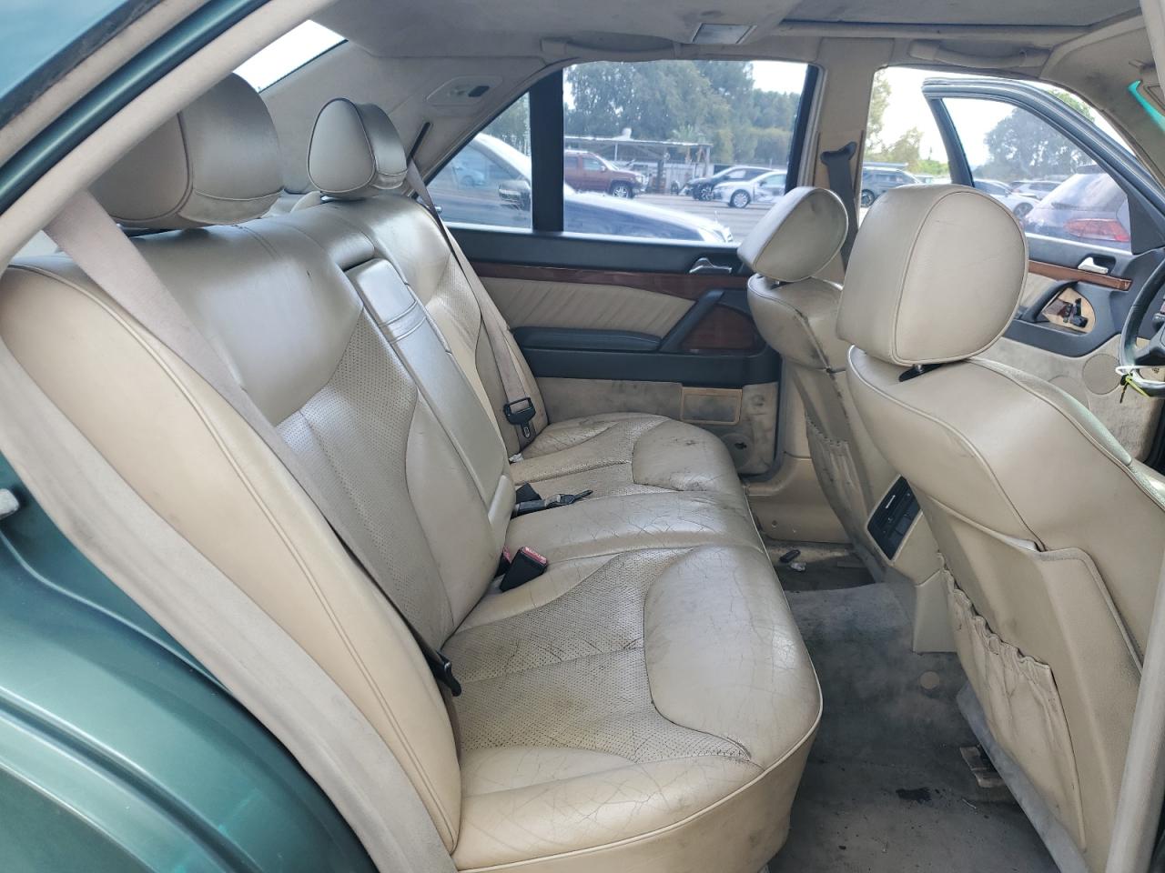 1993 Mercedes-benz 300 Se Зеленый vin: WDBGA32E8PA125613