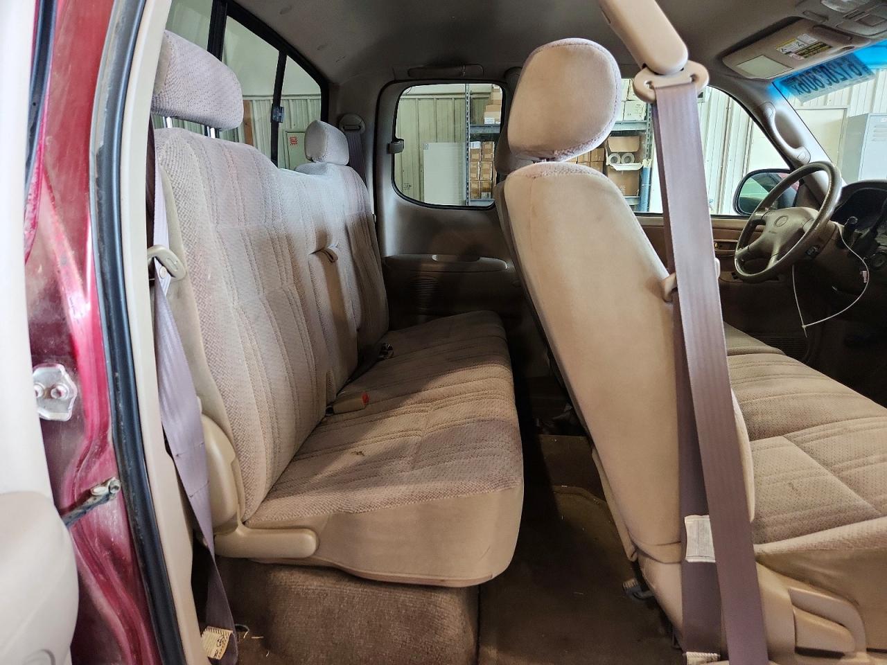 2001 Toyota Tundra Sr5 Red vin: 5TBBT441X1S155592