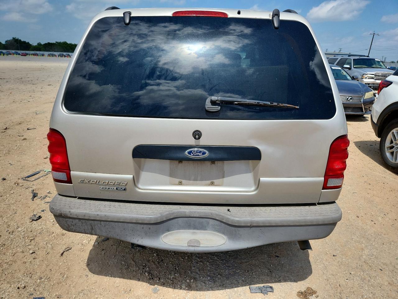 2003 Ford Explorer Sport Серебряный vin: 1FMYU60EX3UA95391