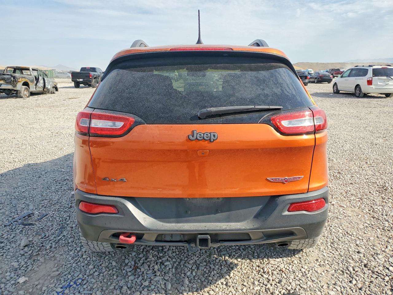 2015 Jeep Cherokee Trailhawk Orange vin: 1C4PJMBSXFW776210