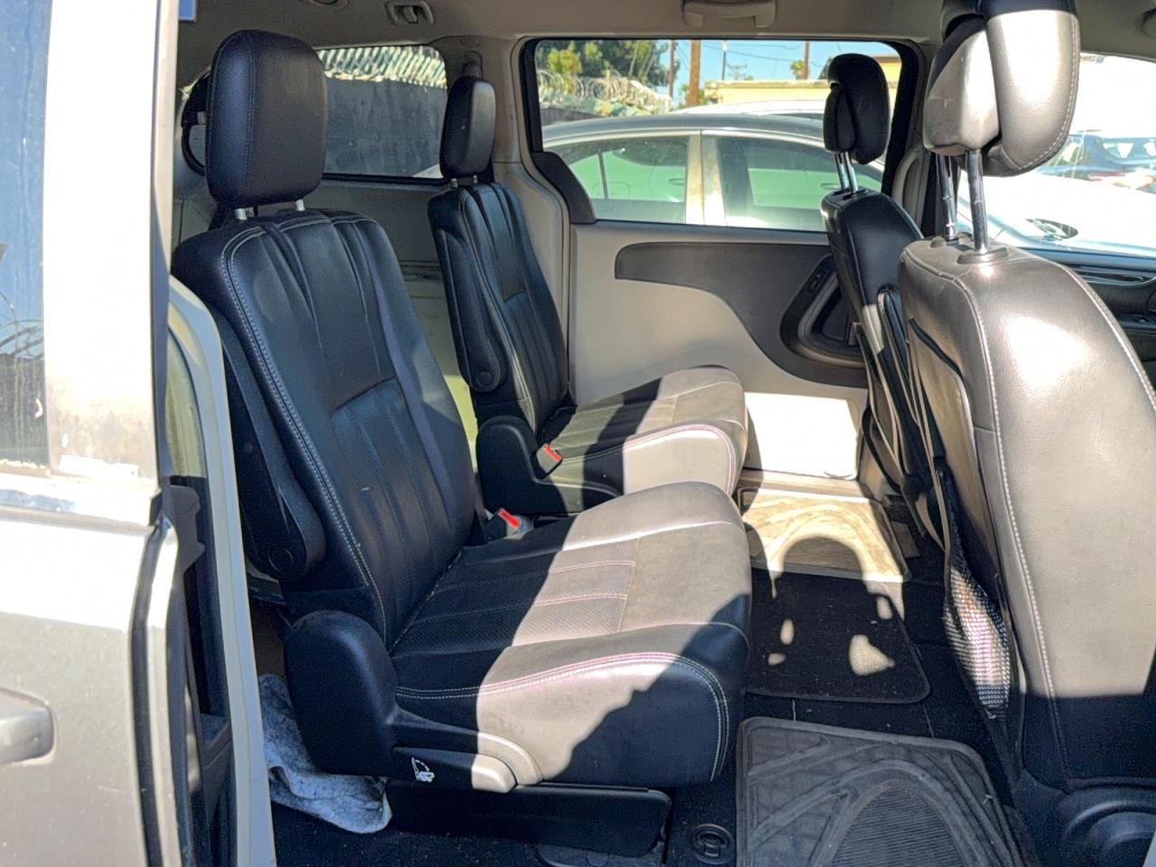 2012 Chrysler Town & Country Touring Gray vin: 2C4RC1BG2CR344552