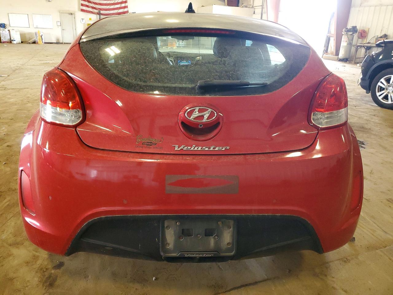 2013 Hyundai Veloster Base Red vin: KMHTC6AD7DU179463