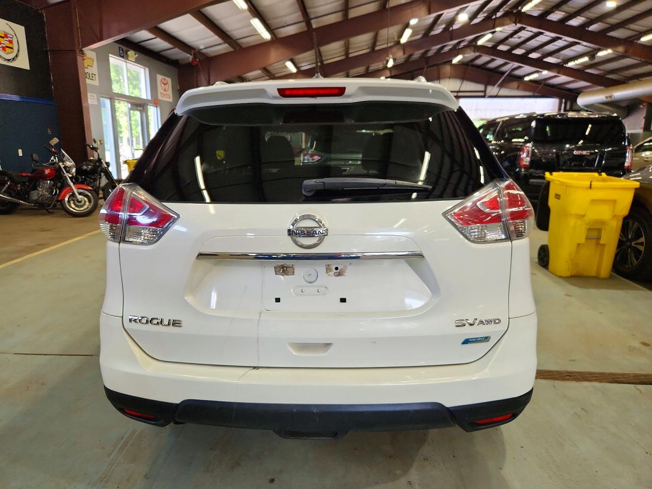 2014 Nissan Rogue Sv Белый vin: 5N1AT2MV4EC751729