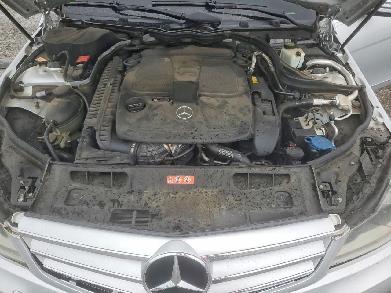 2013 Mercedes-benz C 300 4matic Серебряный vin: WDDGF8AB2DR256563