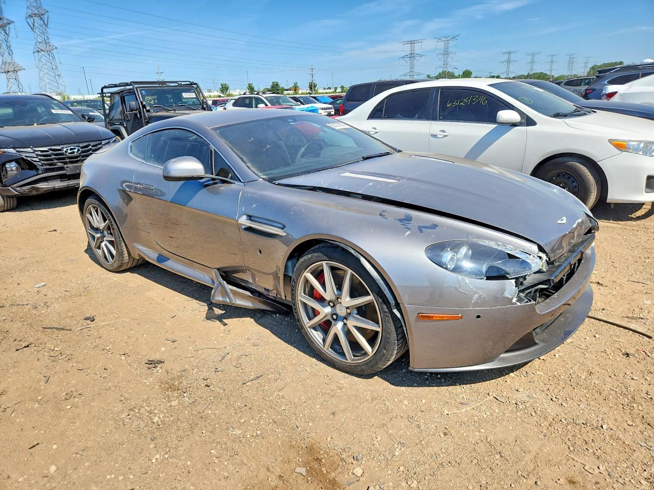 2013 Aston Martin V8 Vantage Серый vin: SCFEKBAK5DGC17363
