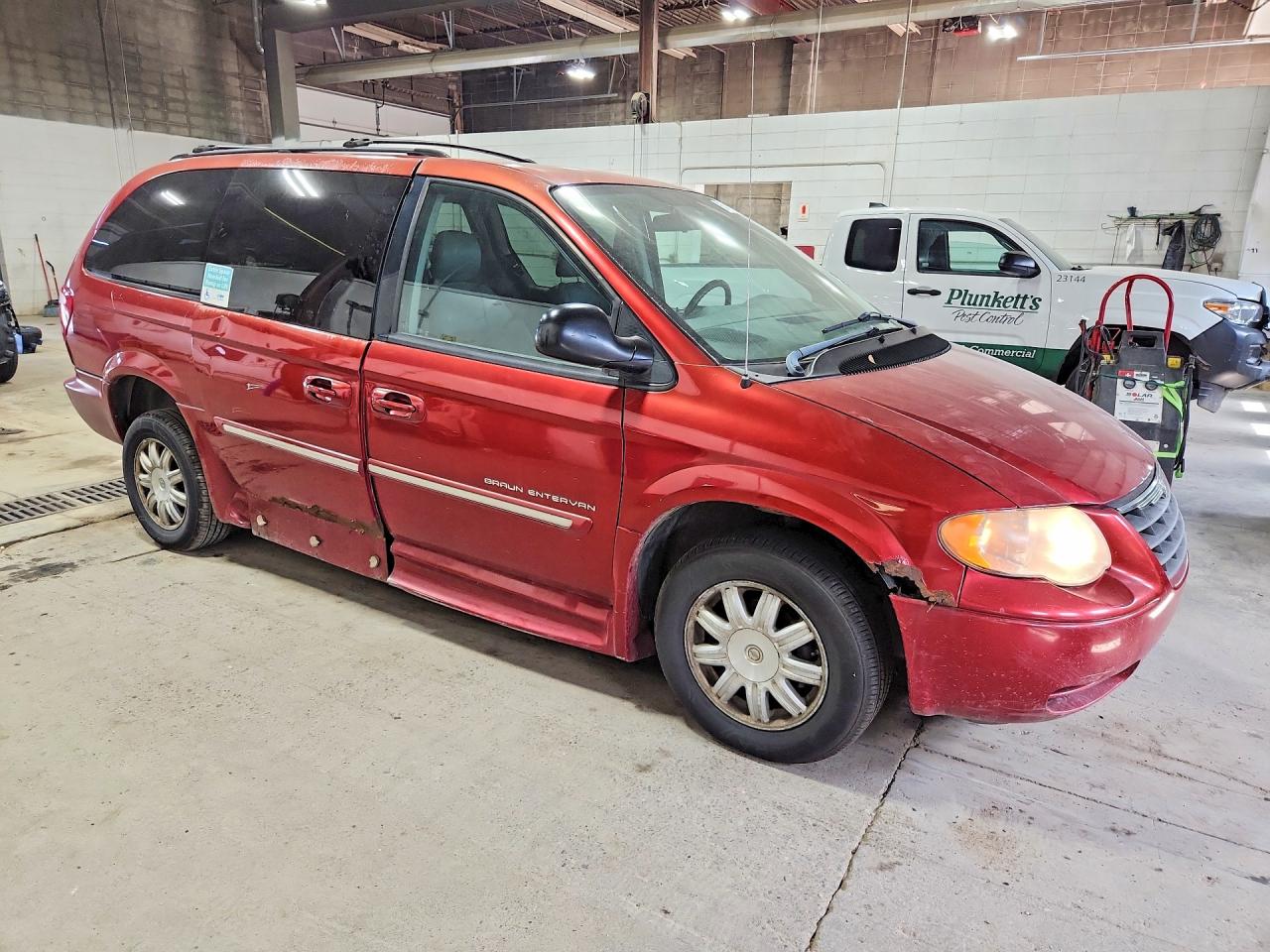2007 Chrysler Town & Country Touring Red vin: 2A4GP54L37R315882
