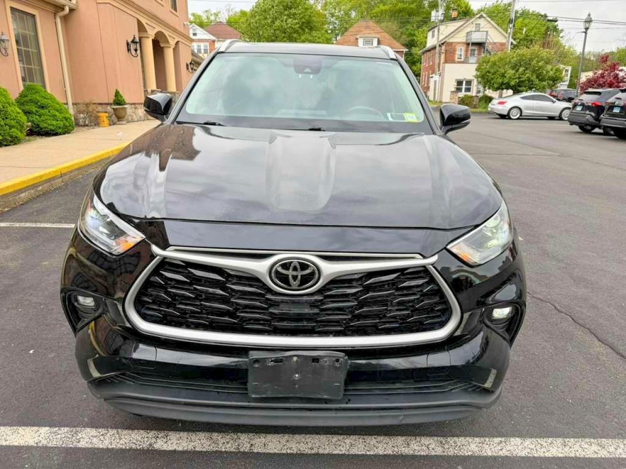 2022 Toyota Highlander Xle Черный vin: 5TDGZRBH5NS591314