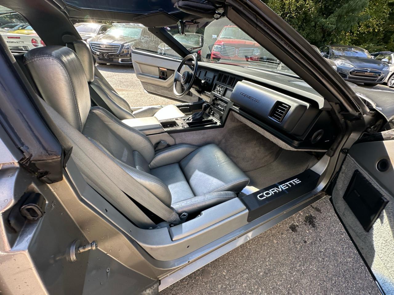 1984 Chevrolet Corvette Gray vin: 1G1AY0780E5147284