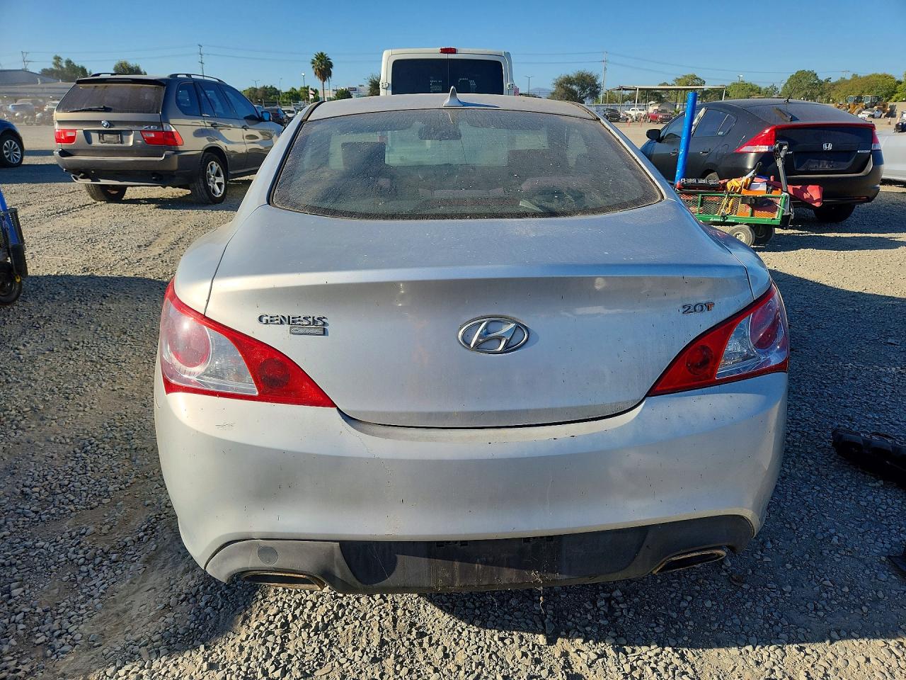 2010 Hyundai Genesis Coupe 2.0t Silver vin: KMHHT6KD6AU028405