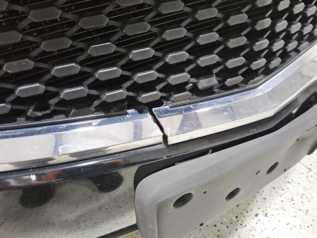 2011 Chevrolet Equinox Lt Black vin: 2GNALPEC1B1301561 Damage: Grille, Broken, Replacement Required