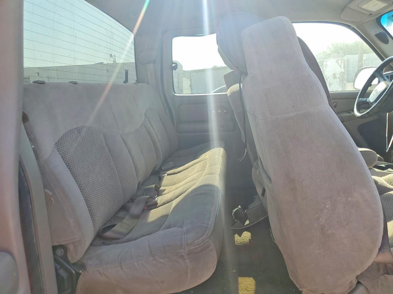 2001 Chevrolet Silverado C1500 Red vin: 2GCEC19T411180136