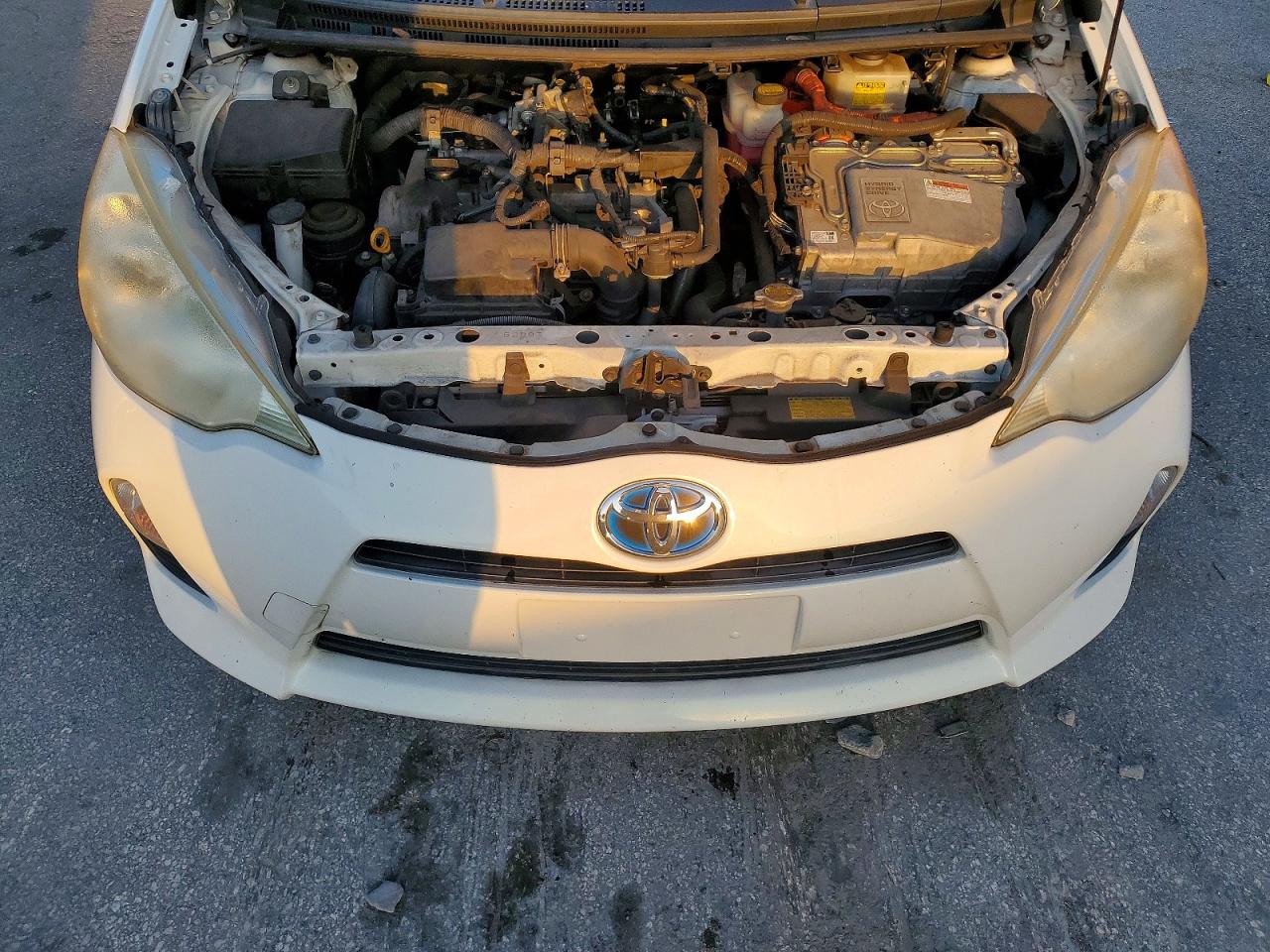 2012 Toyota Prius C Three White vin: JTDKDTB31C1508854