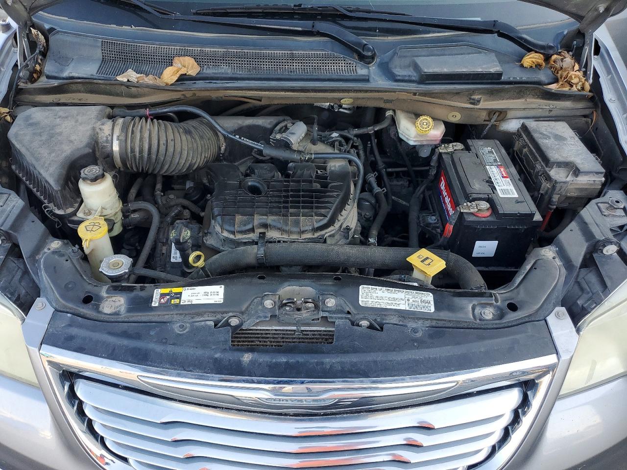 2013 Chrysler Town & Country Touring Silver vin: 2C4RC1BGXDR674277