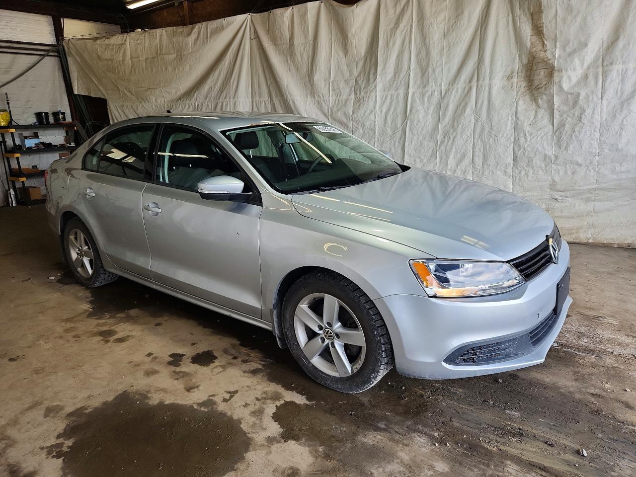 2012 Volkswagen Jetta Tdi Silver vin: 3VWLL7AJ4CM323146