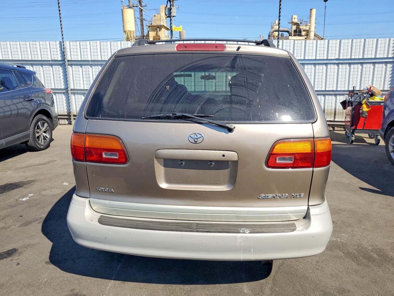 1999 Toyota Sienna Xle Tan vin: 4T3ZF13C9XU112285