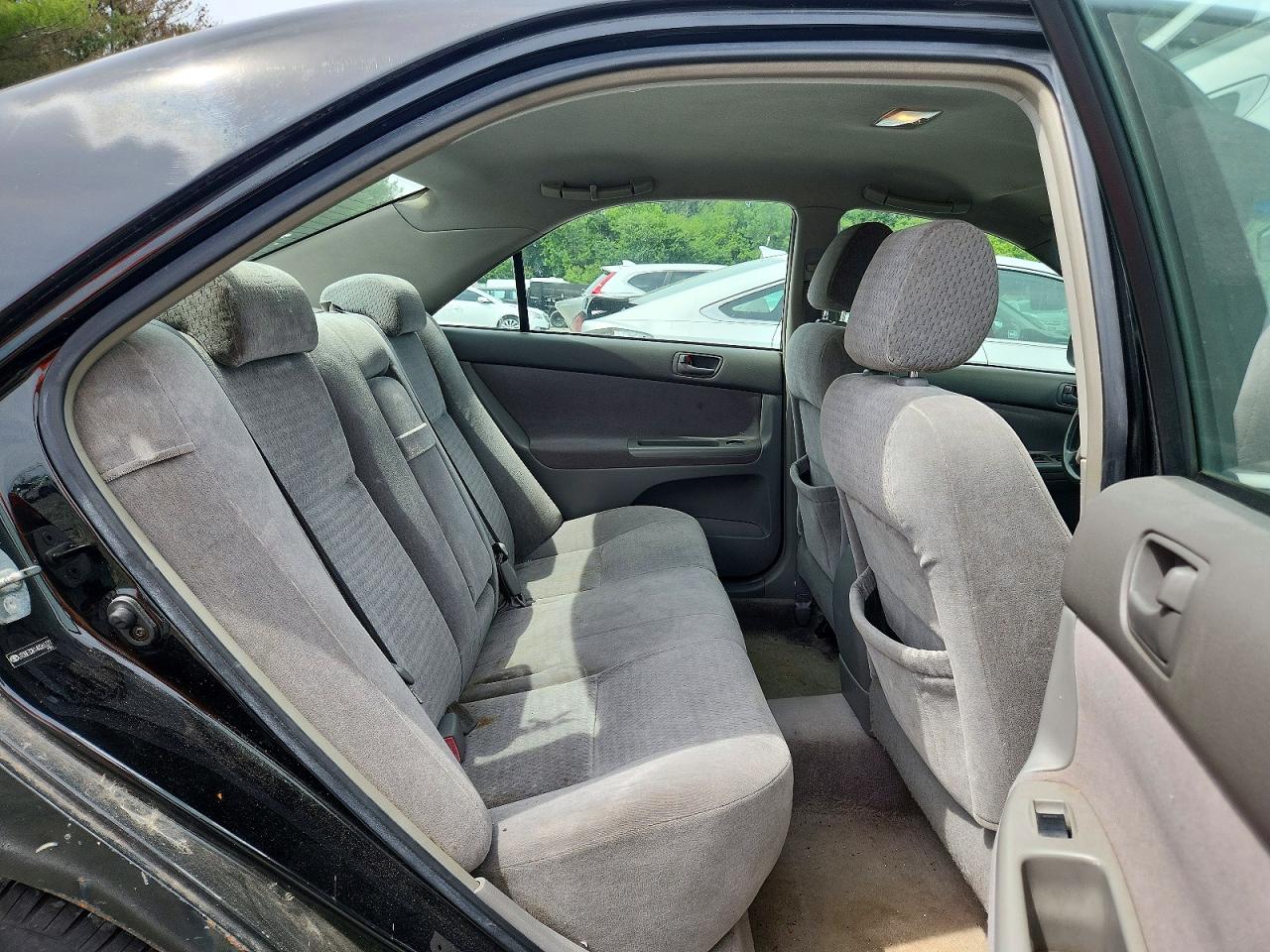 2004 Toyota Camry Le Black vin: JTDBE32K140261377