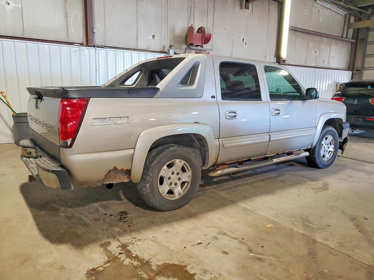 2005 Chevrolet Avalanche K1500 Серебряный vin: 3GNEK12Z55G212386
