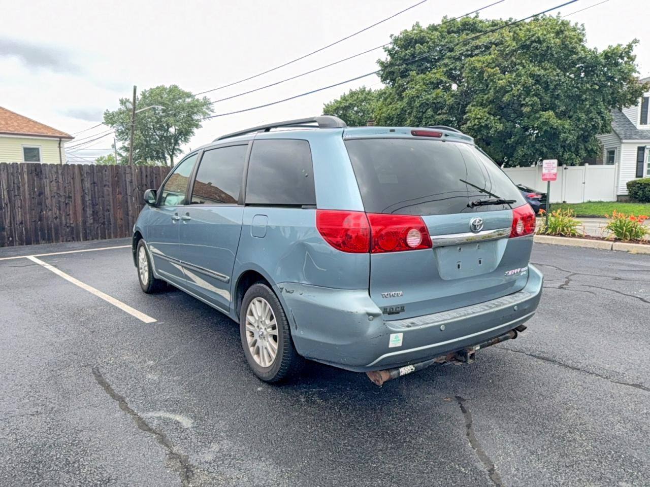 2007 Toyota Sienna Xle Limited 7-passenger Green vin: 5TDBK22C37S000555