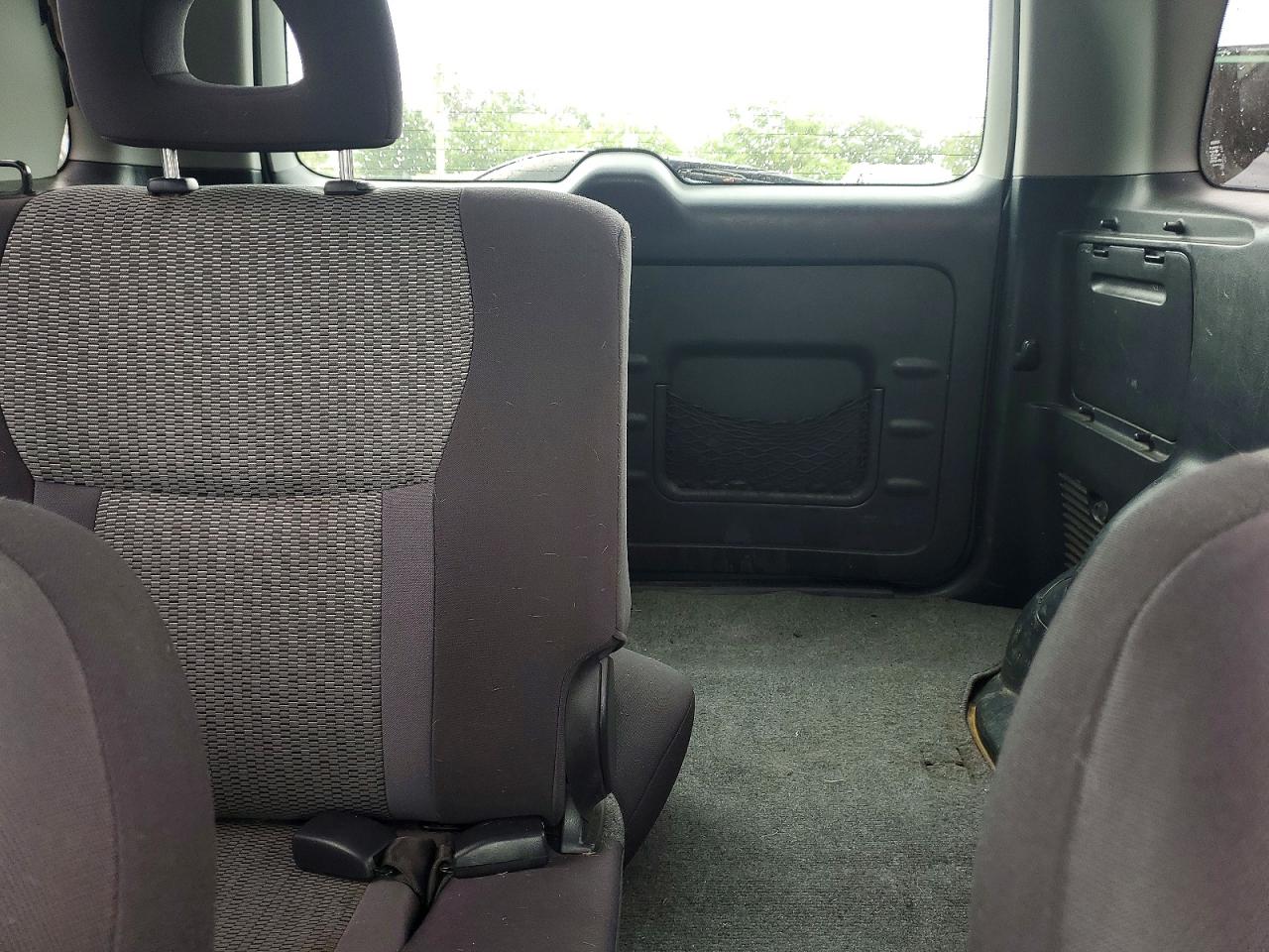 2005 Toyota Rav4 Base Silver vin: JTEHD20V156028954