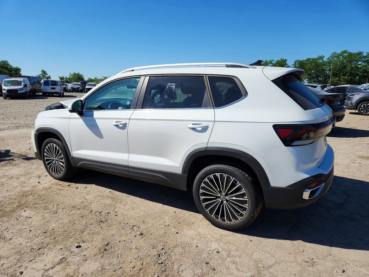 2026 Volkswagen Taos Se White vin: 3VVSC7B29TM041463