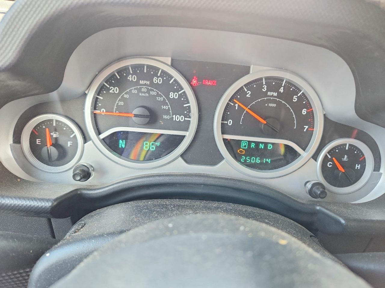 2007 Jeep Wrangler Sahara Серебряный vin: 1J4GA59187L177807