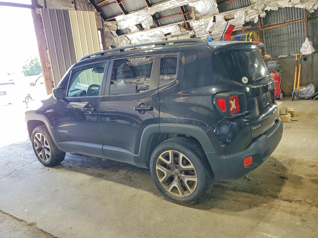 2015 Jeep Renegade Latitude Black vin: ZACCJBBT1FPB31616