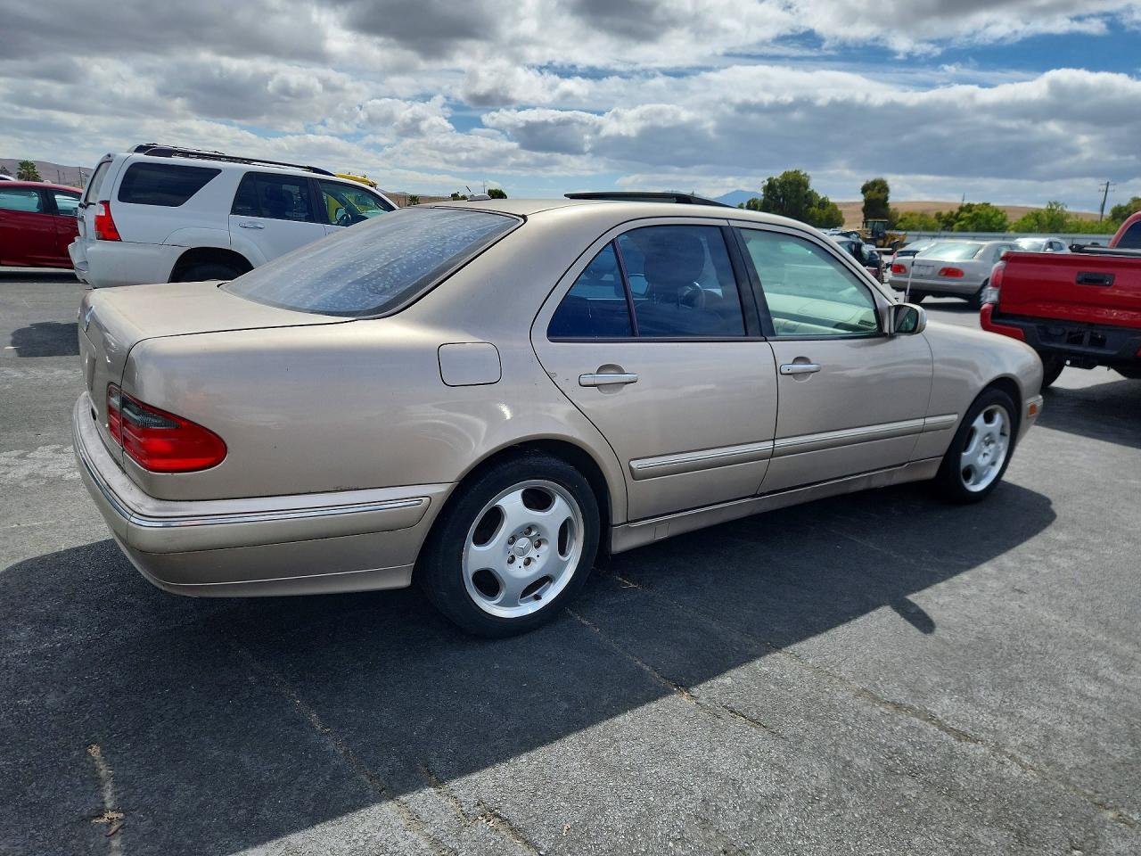 2001 Mercedes-benz E 430 Gold vin: WDBJF70J61B185647