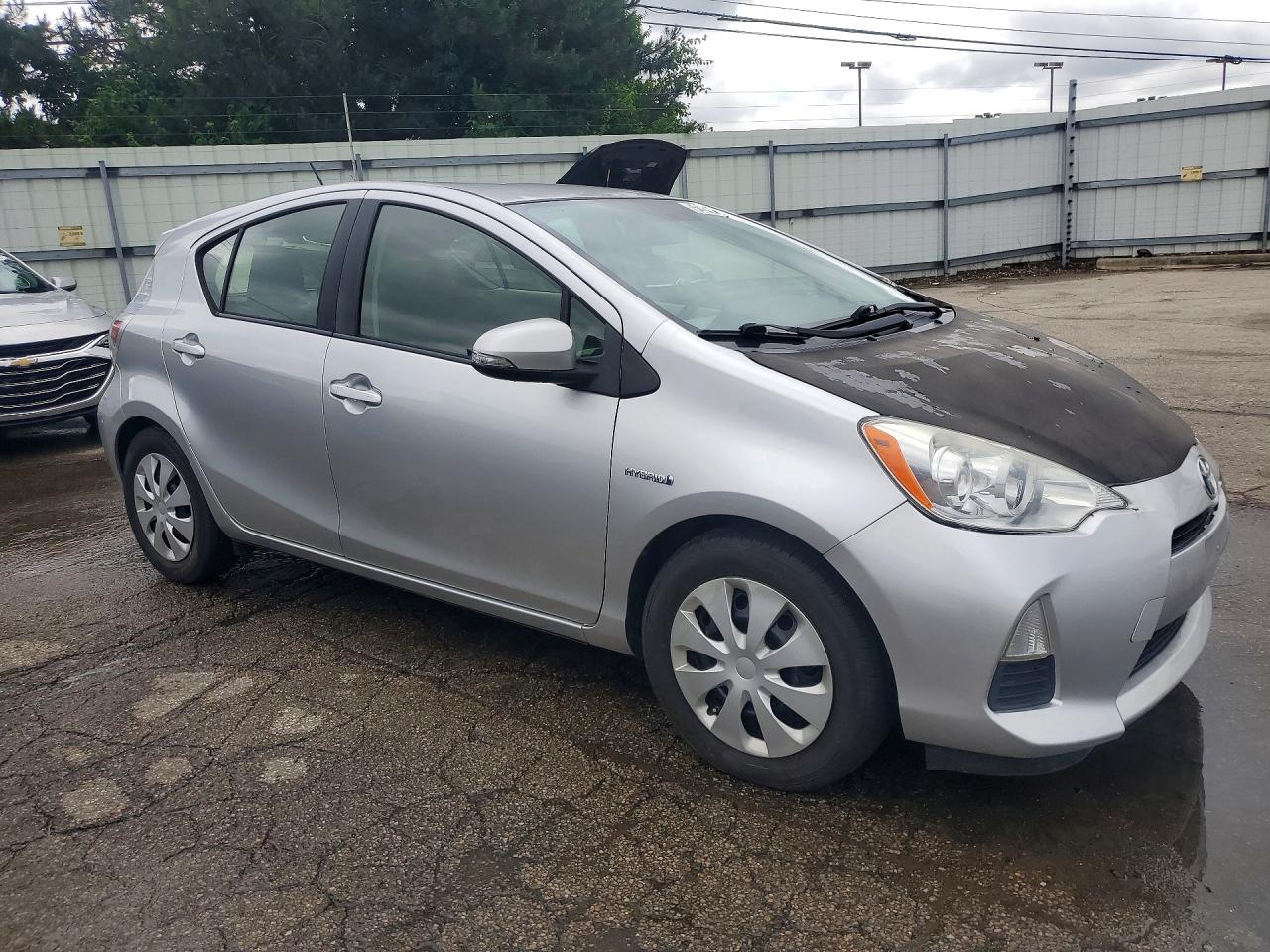 2012 Toyota Prius C Three Серебряный vin: JTDKDTB37C1018872