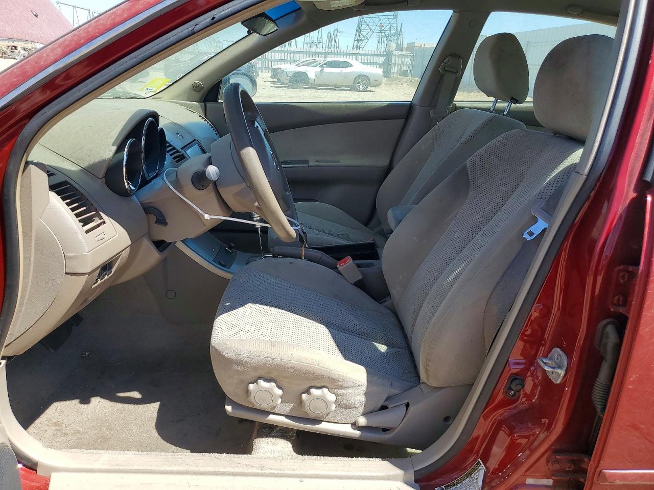 2006 Nissan Altima 2.5 Red vin: 1N4AL11D76N405843
