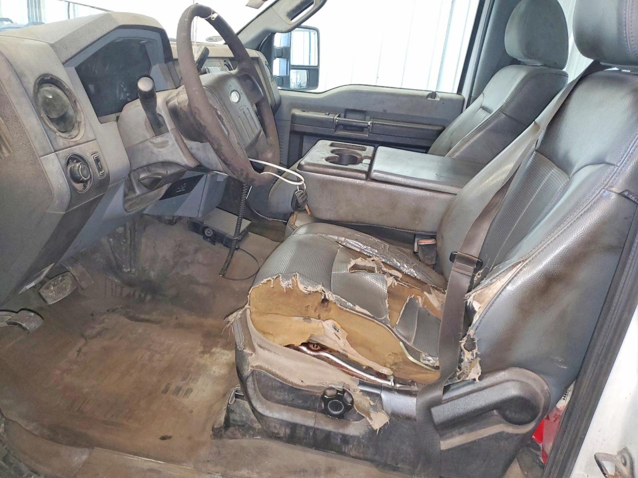 2011 Ford F250 Super Duty White vin: 1FTBF2B67BEC37529