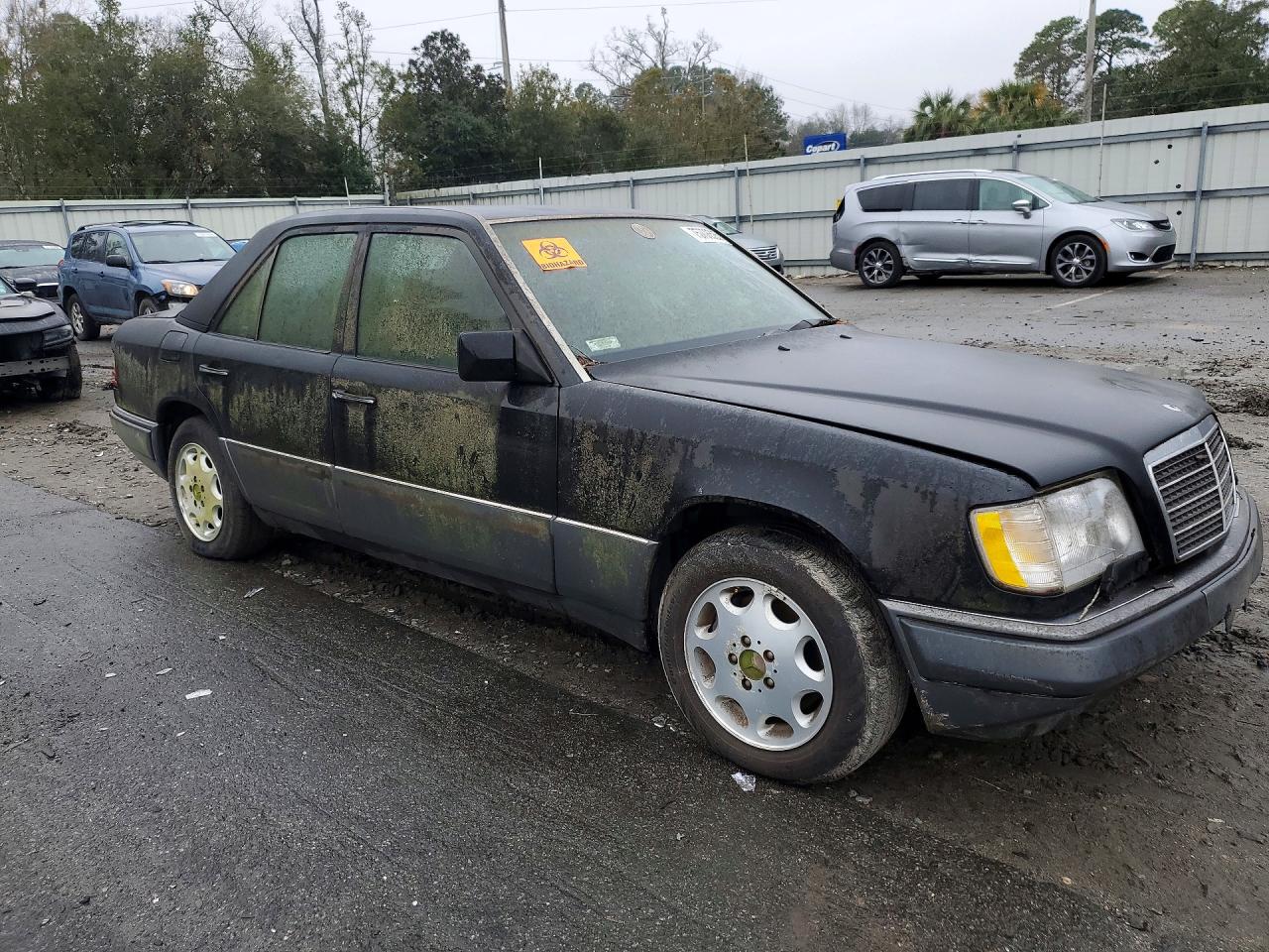 1995 Mercedes-benz E 320 Base Black vin: WDBEA32E7SC271828
