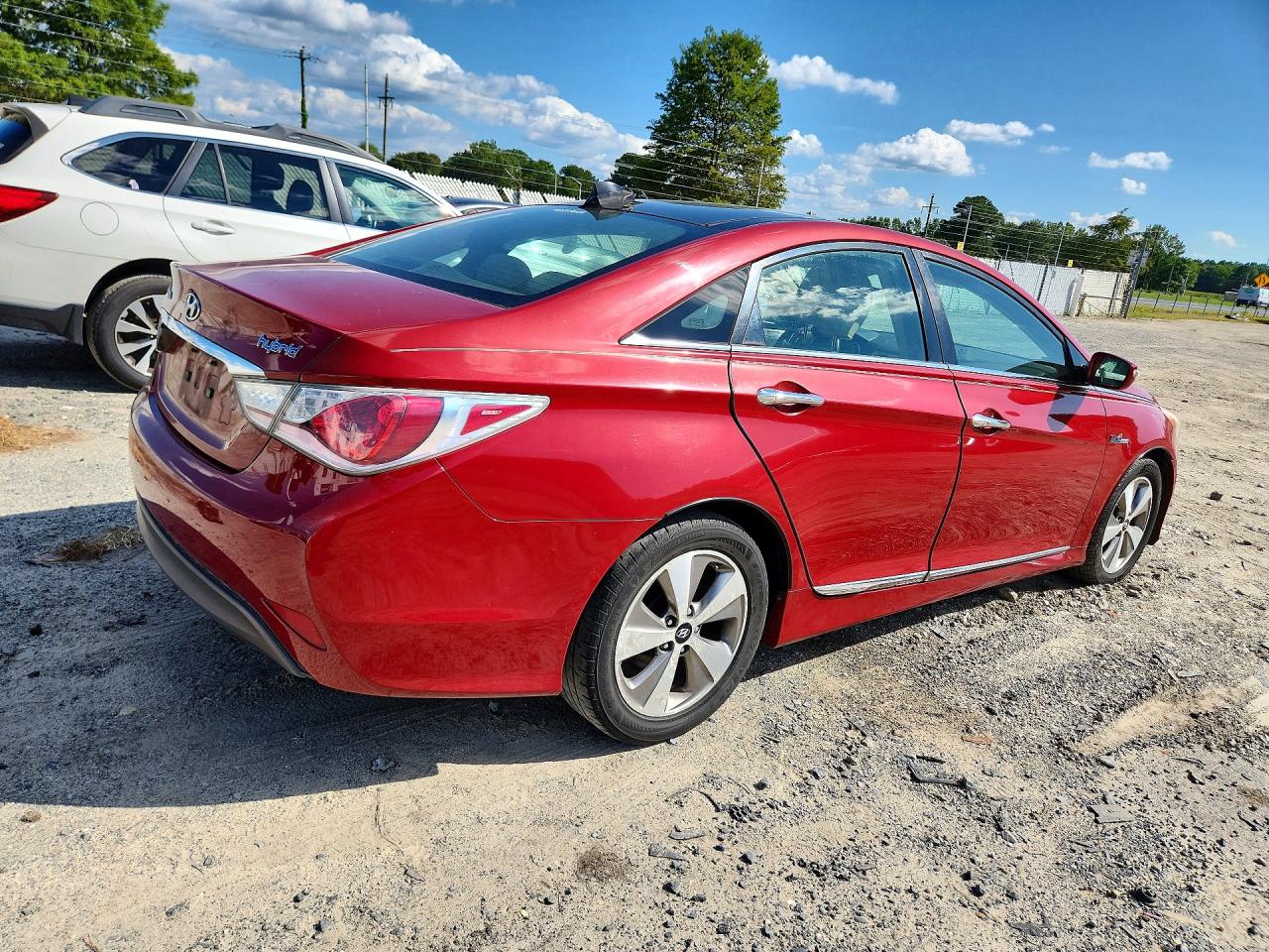 2012 Hyundai Sonata Hybrid Red vin: KMHEC4A4XCA019641