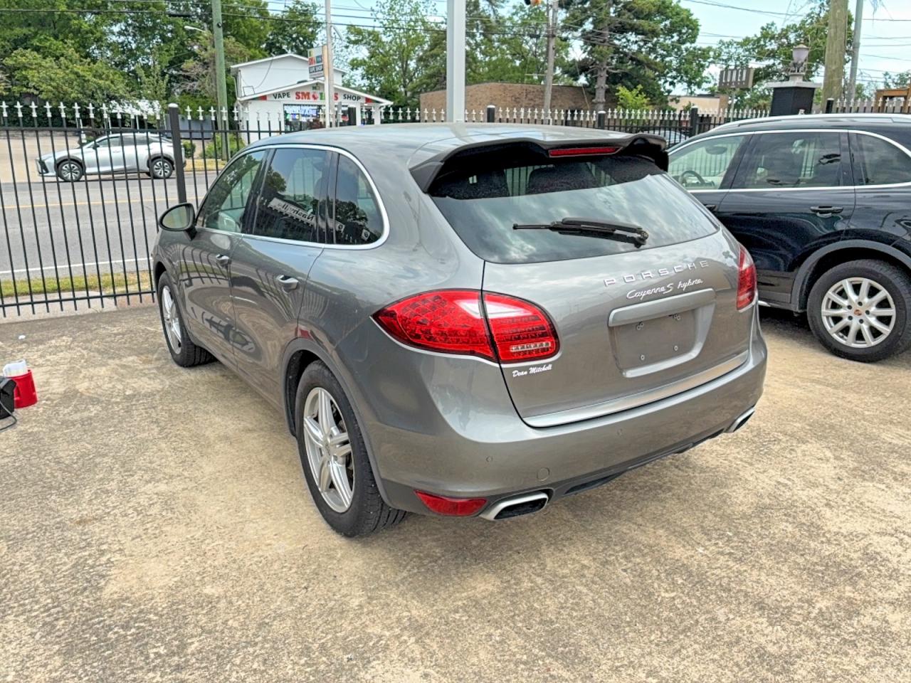 2013 Porsche Cayenne S Hybrid Gray vin: WP1AE2A29DLA14418
