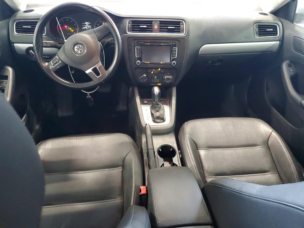 2014 Volkswagen Jetta Se Silver vin: 3VWD07AJXEM388244