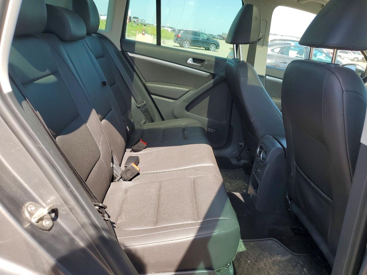 2015 Volkswagen Tiguan S Gray vin: WVGJV7AX7FW544216