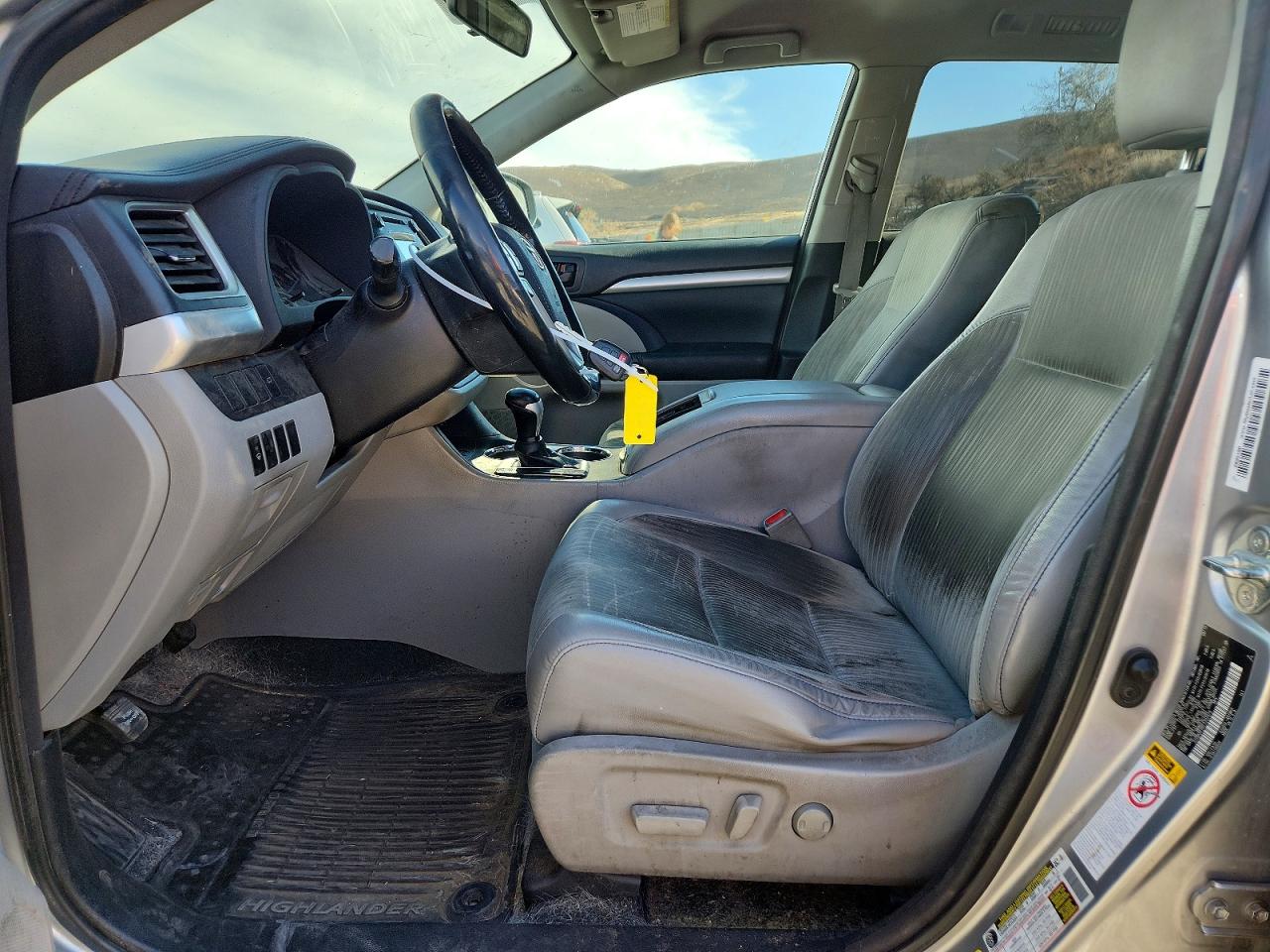 2015 Toyota Highlander Le Plus Silver vin: 5TDBKRFH6FS202979