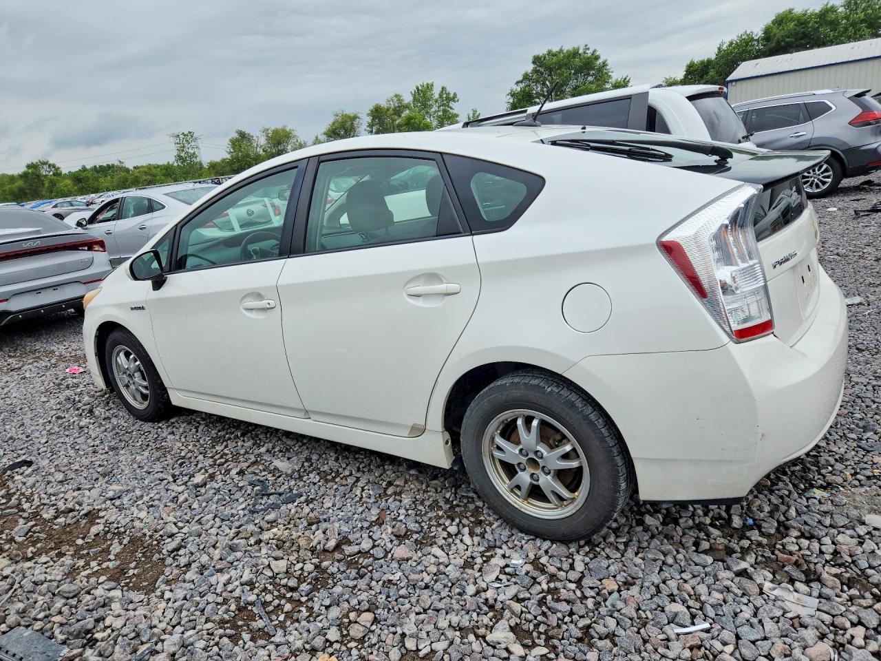 2011 Toyota Prius Two White vin: JTDKN3DU4B0275124