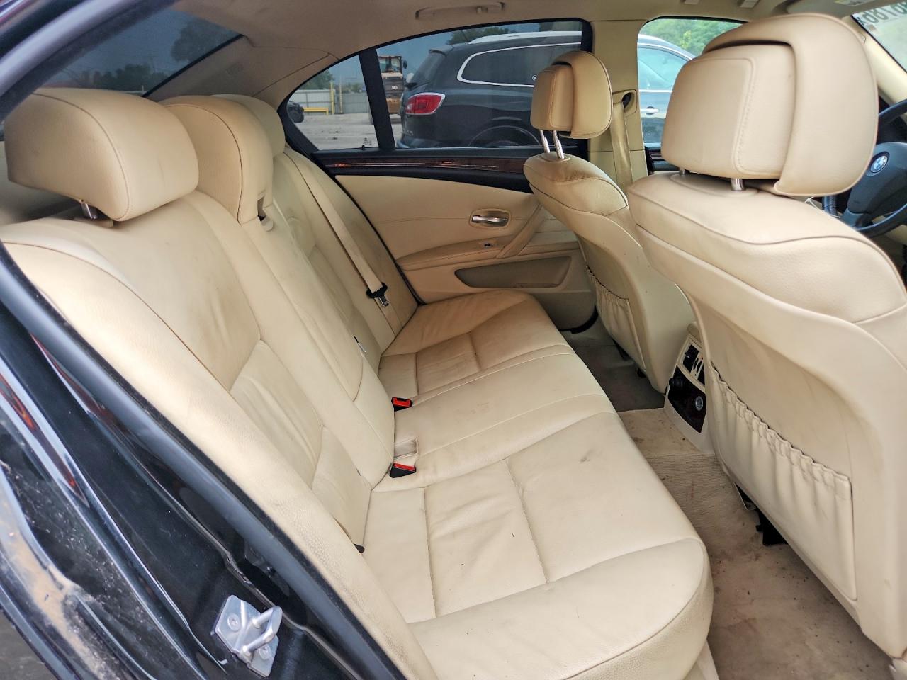 2010 Bmw 528 Xi Black vin: WBANV1C59AC388671