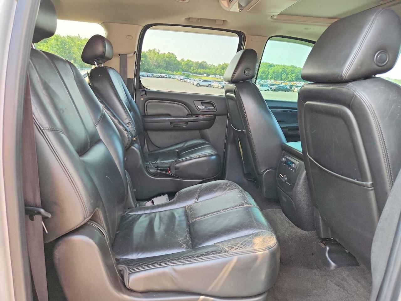 2008 Gmc Yukon Xl Denali White vin: 1GKFK668X8J109113