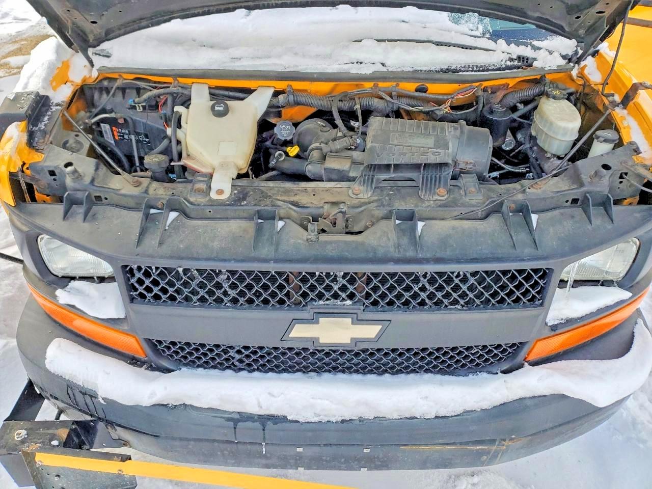 2011 Chev Express Cutaway G3500 White vin: 1GB3G3BG3B1180001