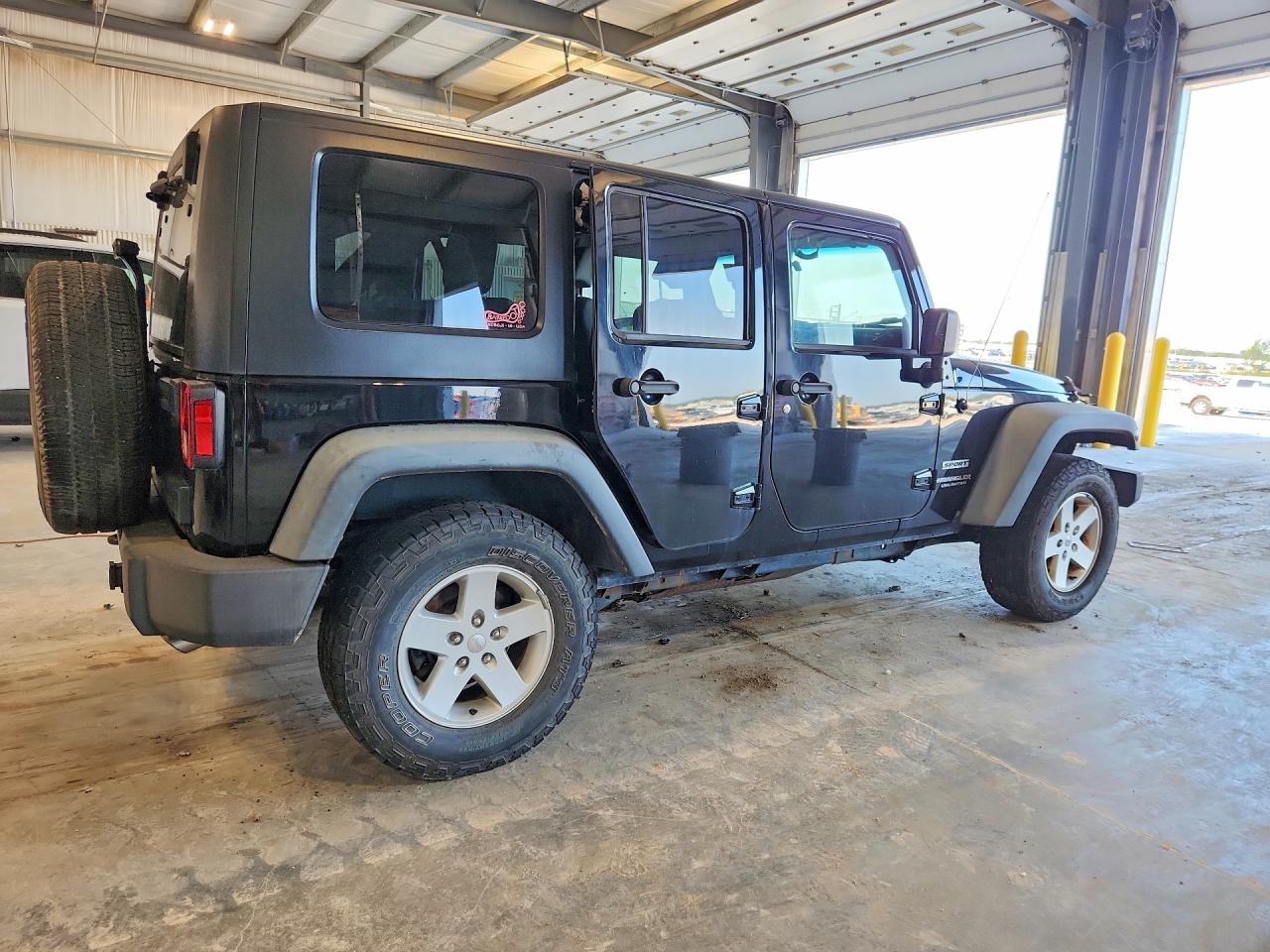 2010 Jeep Wrangler Unlimited Sport Черный vin: 1J4BA3H11AL145806