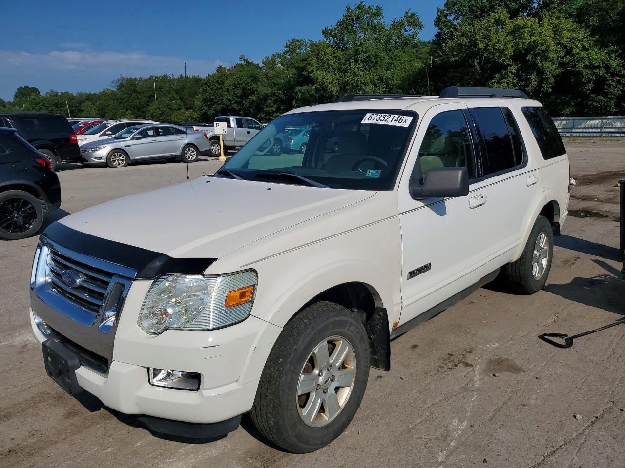 2008 Ford Explorer Xlt White vin: 1FMEU73E78UA65552