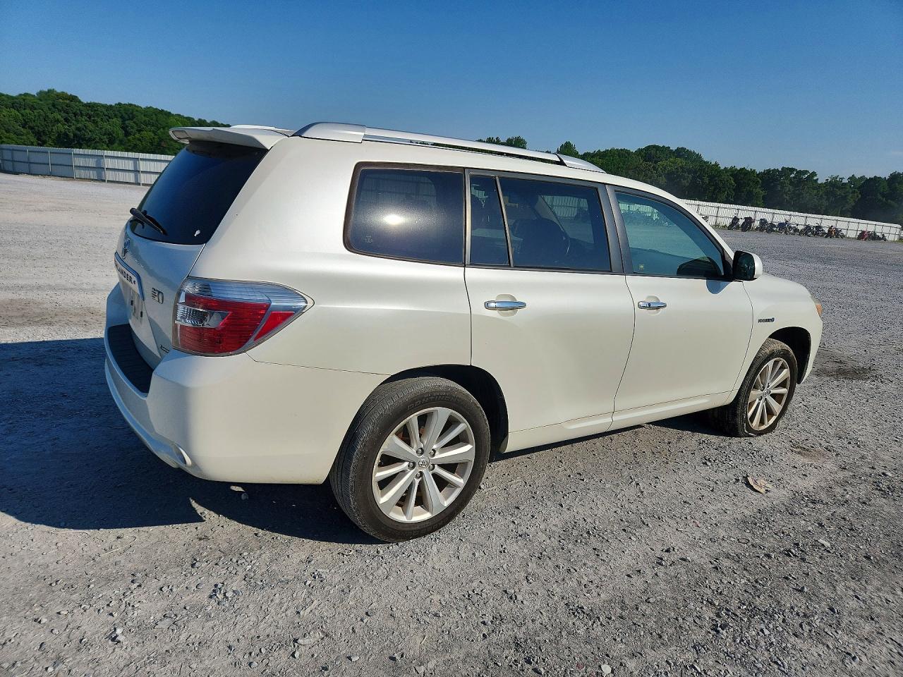 2008 Toyota Highlander Hybrid Limited White vin: JTEEW44A782004766