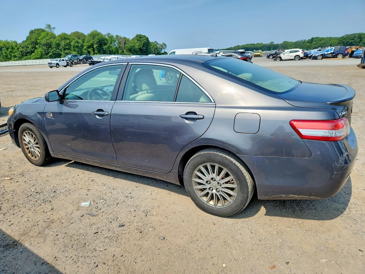 2010 Toyota Camry Le Gray vin: 4T4BF3EK4AR040399