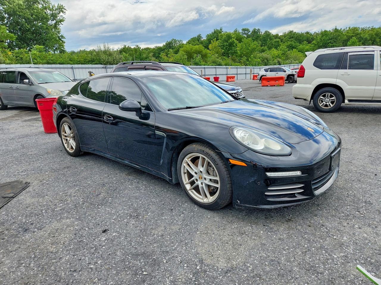 2015 Porsche Panamera 2 Черный vin: WP0AA2A7XFL003312