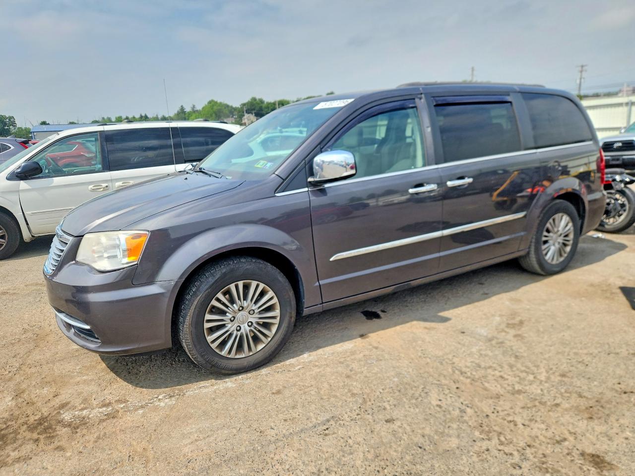 2015 Chrysler Town & Country Touring L Gray vin: 2C4RC1CG3FR520608