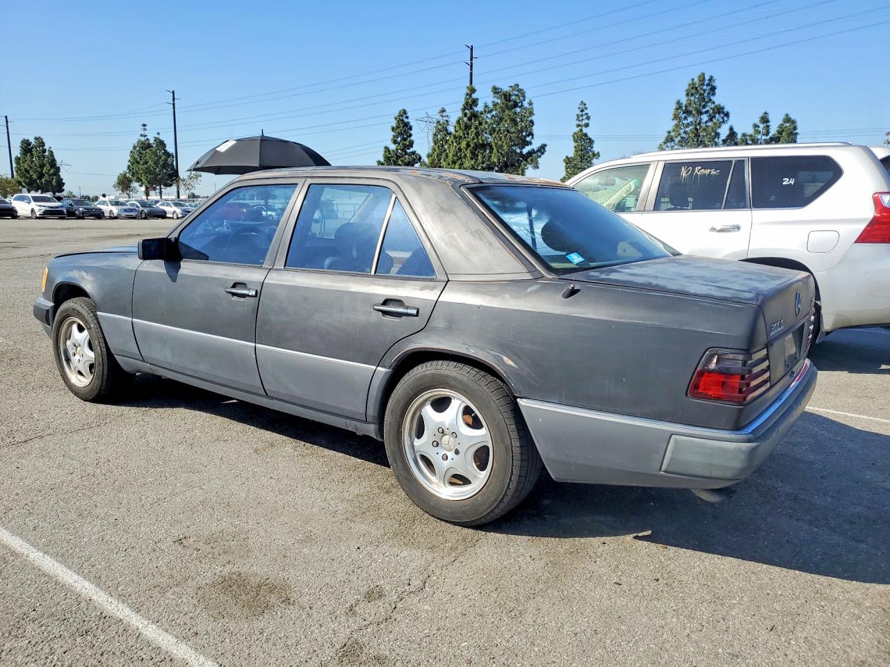 1993 Mercedes-benz 300 E 2.8 Черный vin: WDBEA28E1PC002930