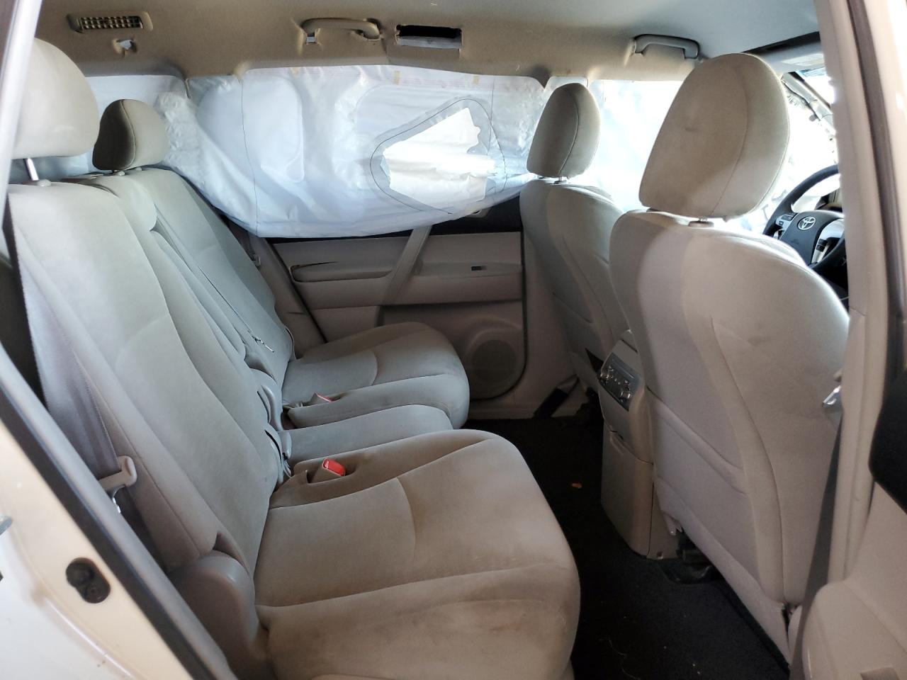 2012 Toyota Highlander Base White vin: 5TDZK3EH1C5070870